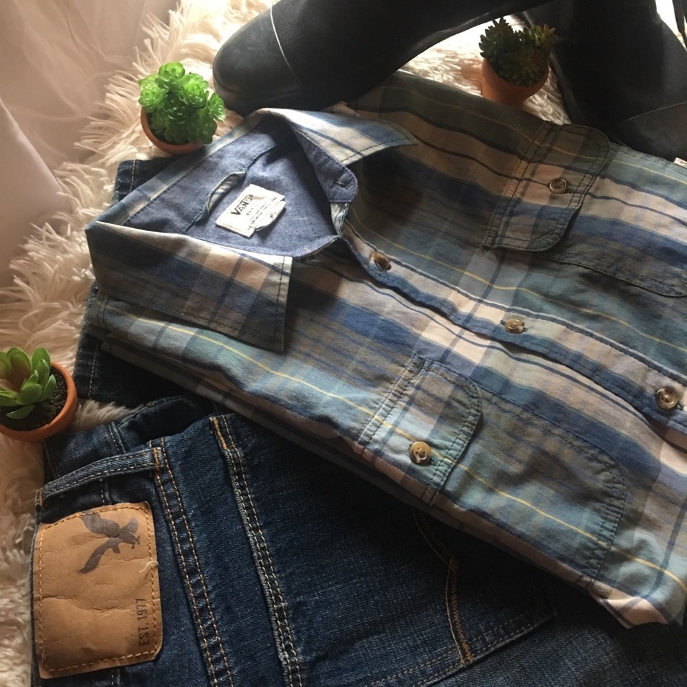 Vans button blue  shirt (M)